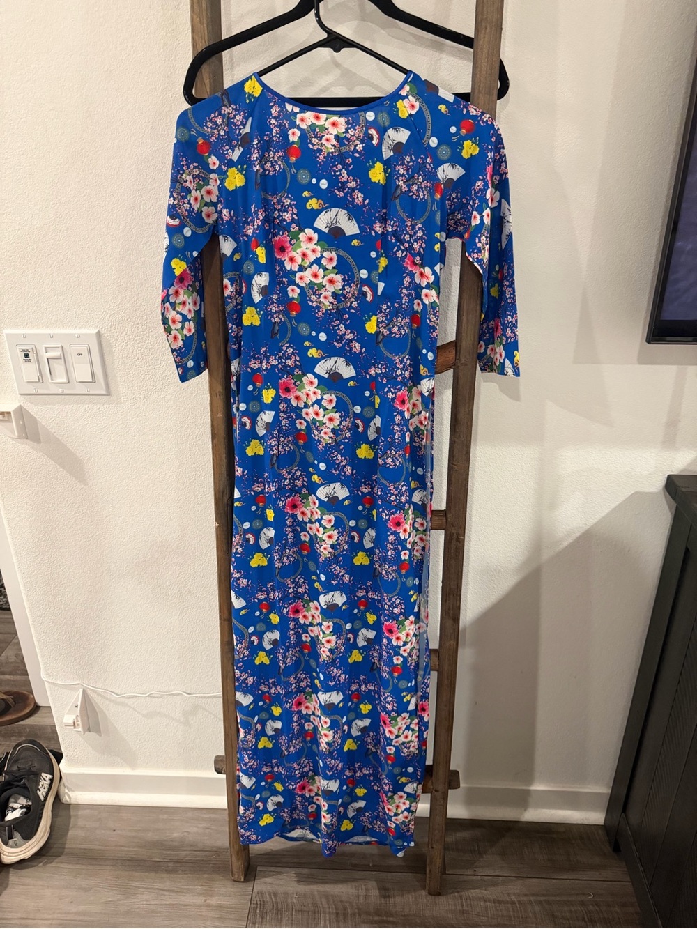 Oriental Silk Blue Floral Maxi Dress with Three-Quarter Sleeves and pants